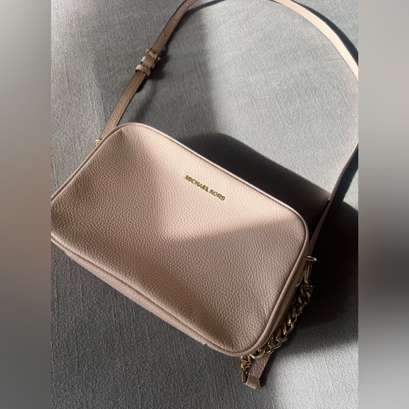 MICHAEL KORS WOMENS PURSE - Picture 2 of 6